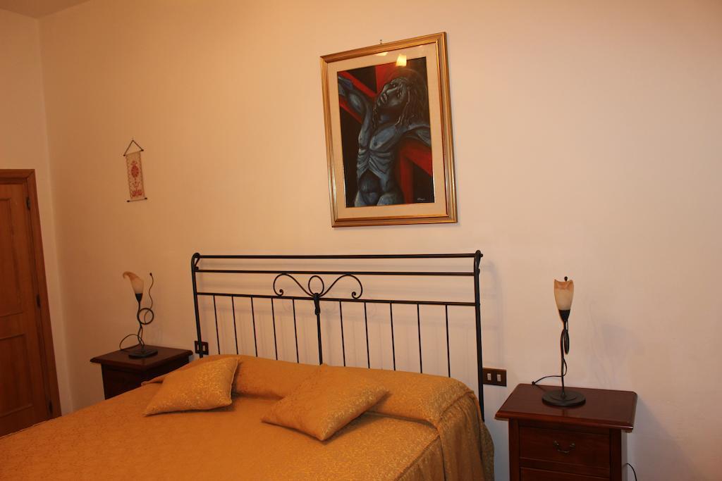 Il Vecchio Cipresso Daire San Gimignano Oda fotoğraf